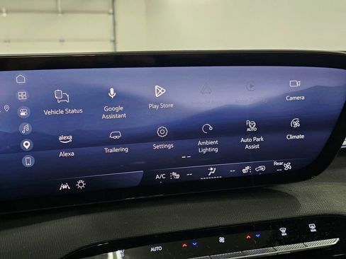 Used 2025 Buick Enclave Sport Touring w/ Super Cruise Package FWD image 19