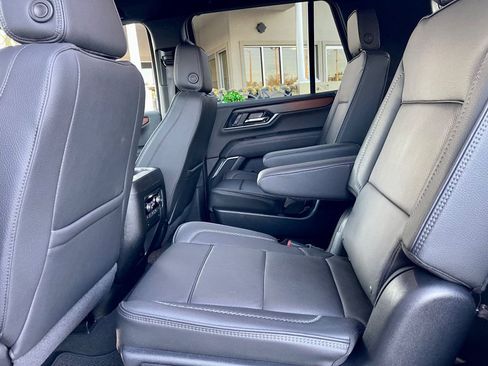 Used 2025 GMC Yukon Denali image 12