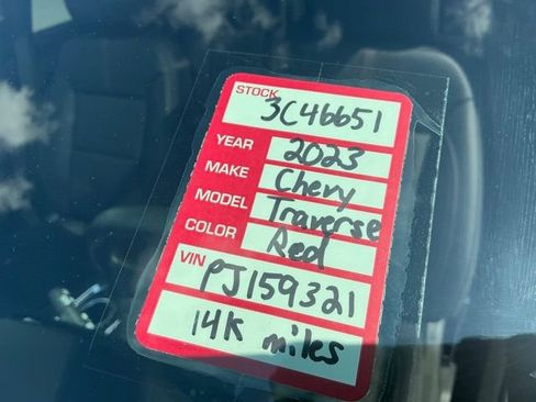 Used 2023 Chevrolet Traverse RS image 39