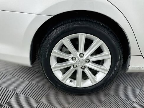 Used 2014 Toyota Camry XLE w/ Leather Package FWD image 27