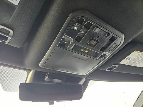 Used 2022 Toyota Tundra Platinum image 27