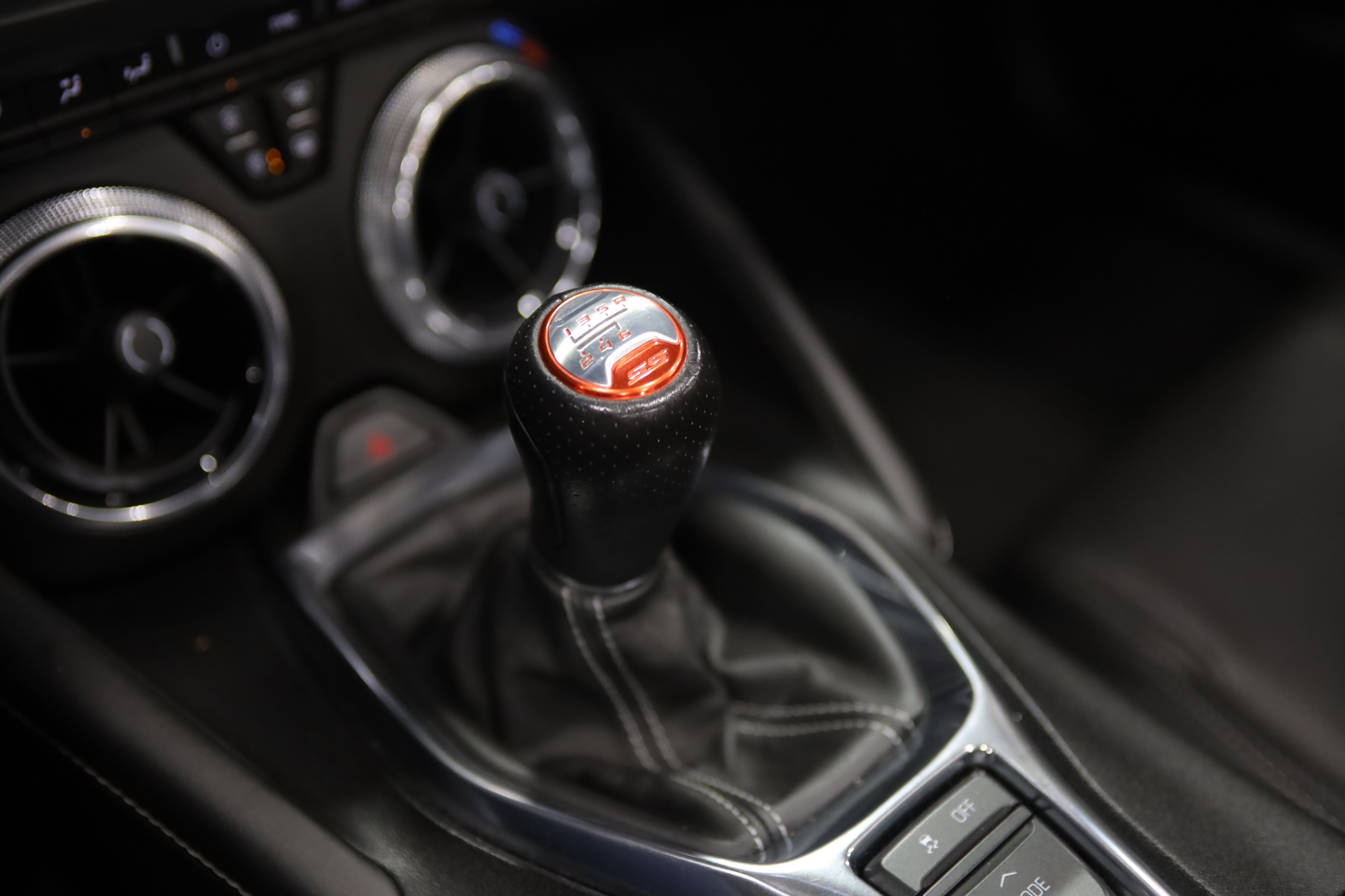 Used 2017 Chevrolet Camaro SS RWD image 37