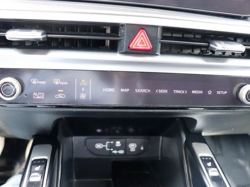 Used 2024 Kia Sorento S FWD image 39