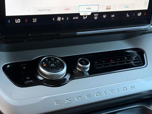 Certified 2025 Ford Expedition Active AWD/4WD image 25