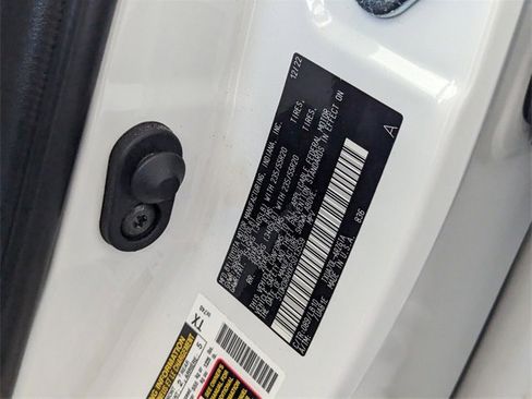 Used 2023 Toyota Highlander L image 22