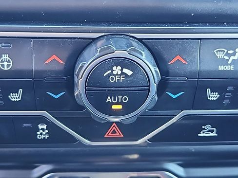 Certified 2021 Jeep Wrangler Unlimited Sport image 31