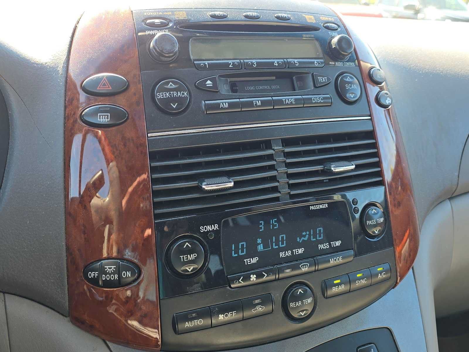 Used 2005 Toyota Sienna XLE Limited w/ XLE Limited Pkg 1 FWD image 34