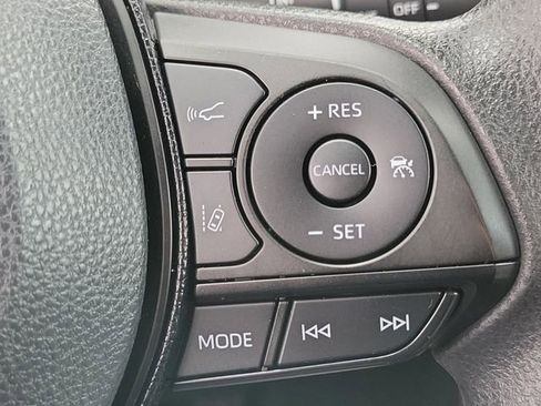 Used 2019 Toyota RAV4 XLE w/ Carpet Mat Package FWD image 9