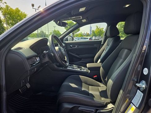 Used 2025 Honda Civic Sport image 13