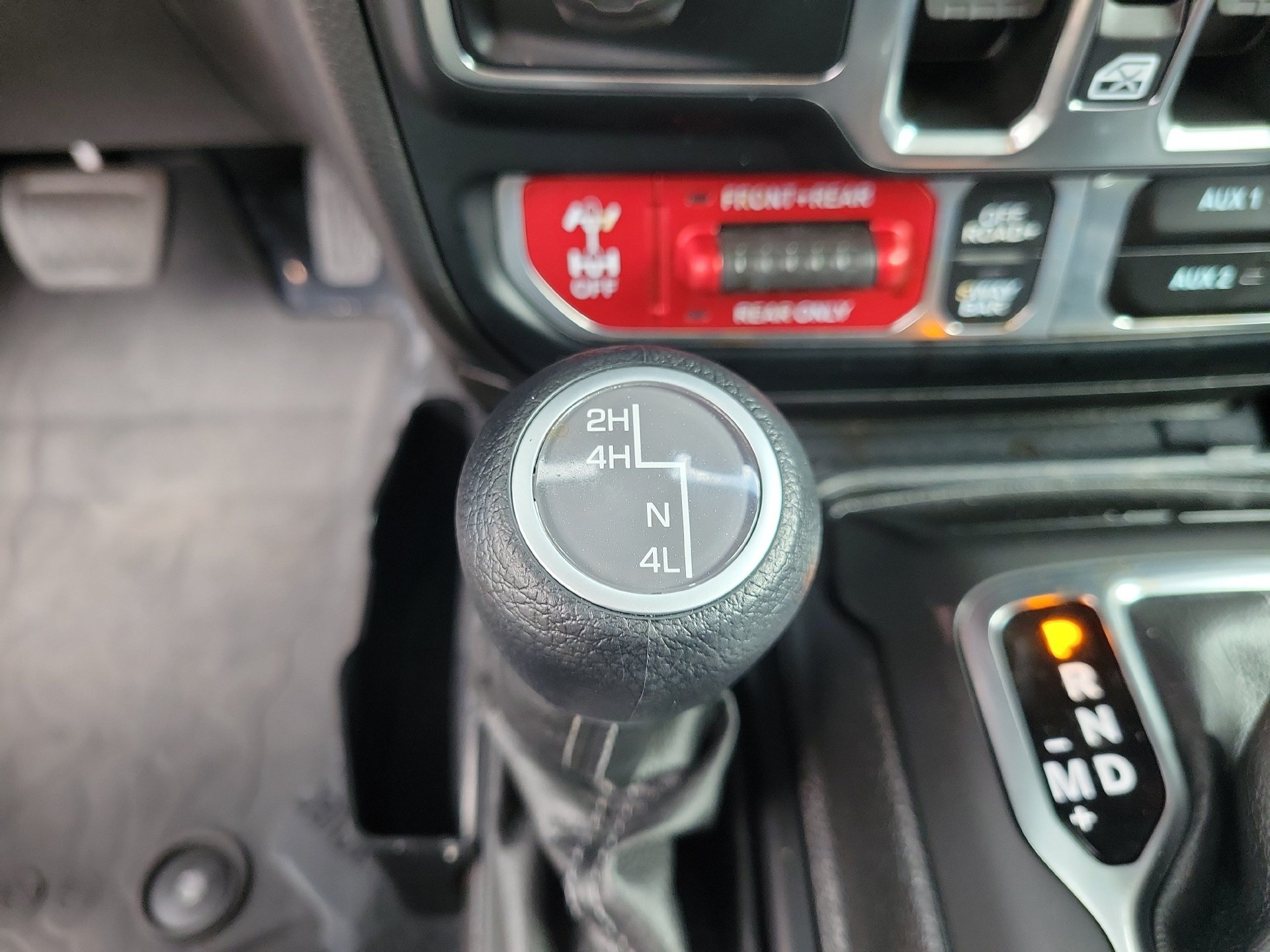 Used 2024 Jeep Wrangler Unlimited Rubicon w/ Technology Group AWD/4WD image 33