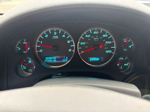 Used 2011 Chevrolet Avalanche LTZ image 10