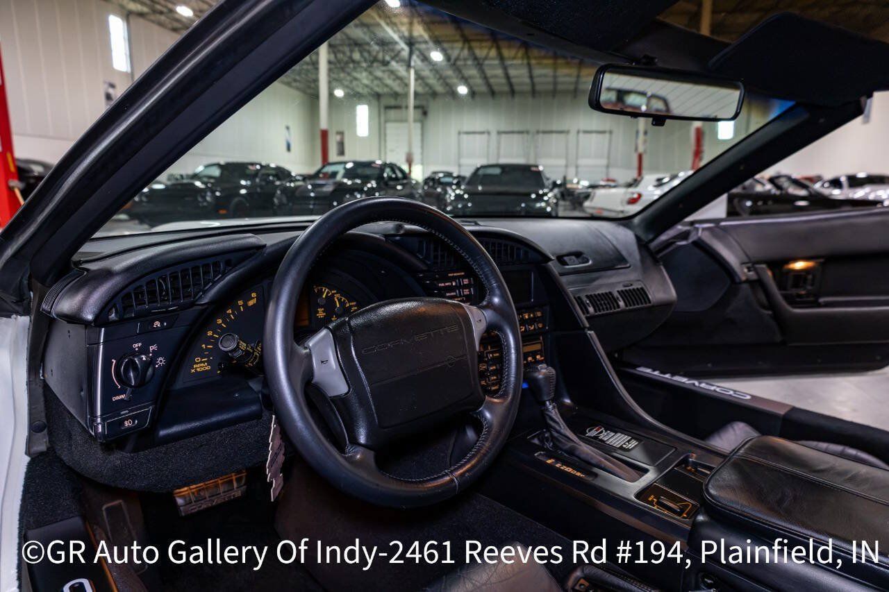Used 1992 Chevrolet Corvette Coupe RWD image 39