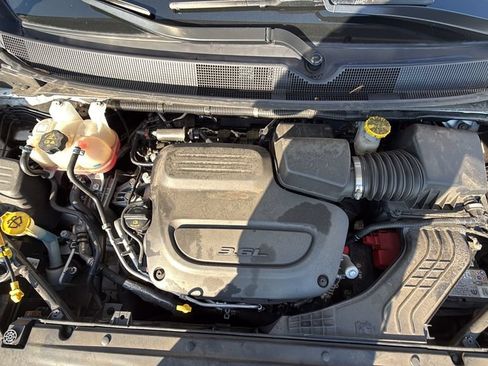 Used 2025 Chrysler Pacifica Select FWD image 20
