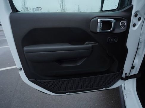 New 2026 Jeep Wrangler Unlimited Rubicon image 12