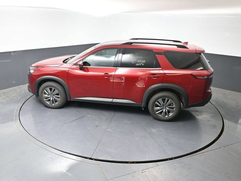 Used 2025 Nissan Pathfinder SV FWD image 20