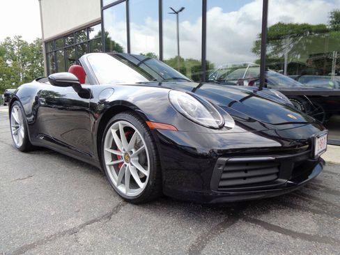Used 2021 Porsche 911 Carrera image 3