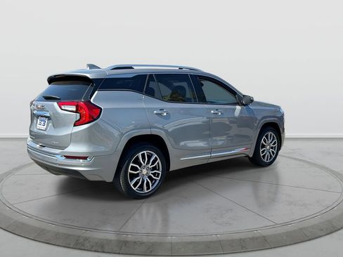 Used 2024 GMC Terrain Denali w/ Denali Premium Package AWD/4WD image 8