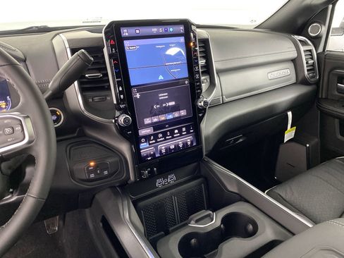 New 2026 RAM 2500 Laramie AWD/4WD image 26