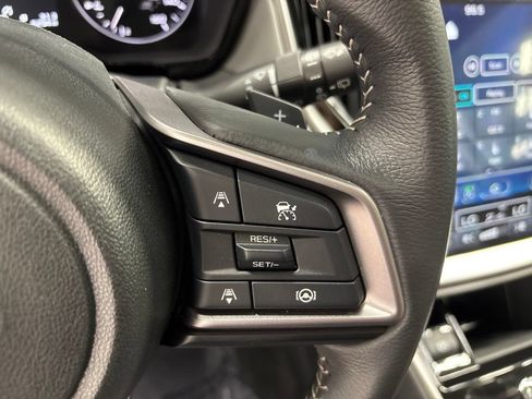 Used 2025 Subaru Outback Premium AWD/4WD image 16