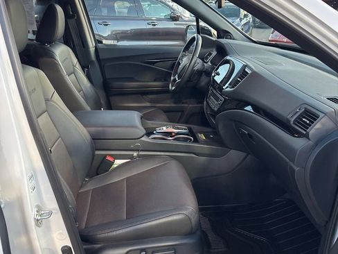 Used 2024 Honda Passport Black Edition image 27