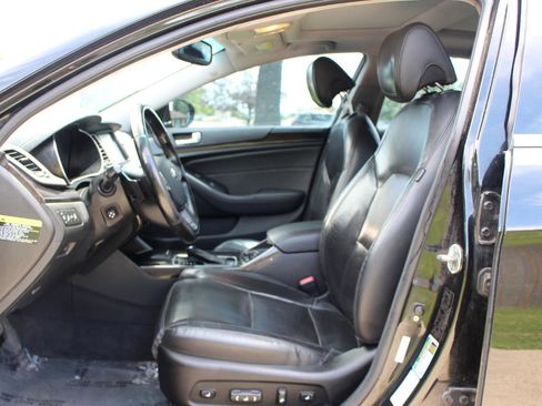 Used 2014 Kia Cadenza Premium w/ Technology Package FWD image 14