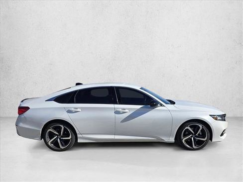 Used 2022 Honda Accord Sport image 4