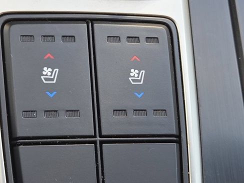 Used 2014 Hyundai Azera Limited FWD image 21