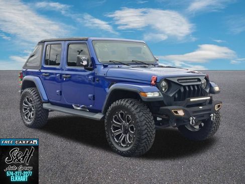 Used 2020 Jeep Wrangler Unlimited Sahara w/ Uconnect 4C Nav & Sound Group AWD/4WD image 3