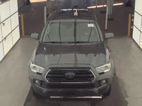 Used 2019 Toyota Tacoma SR5 image 2
