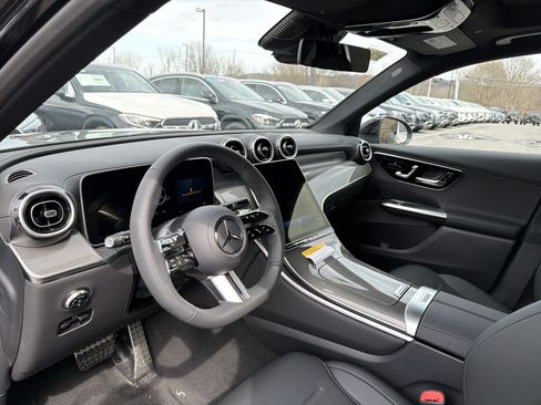 Used 2026 Mercedes-Benz GLC 300 4MATIC image 9