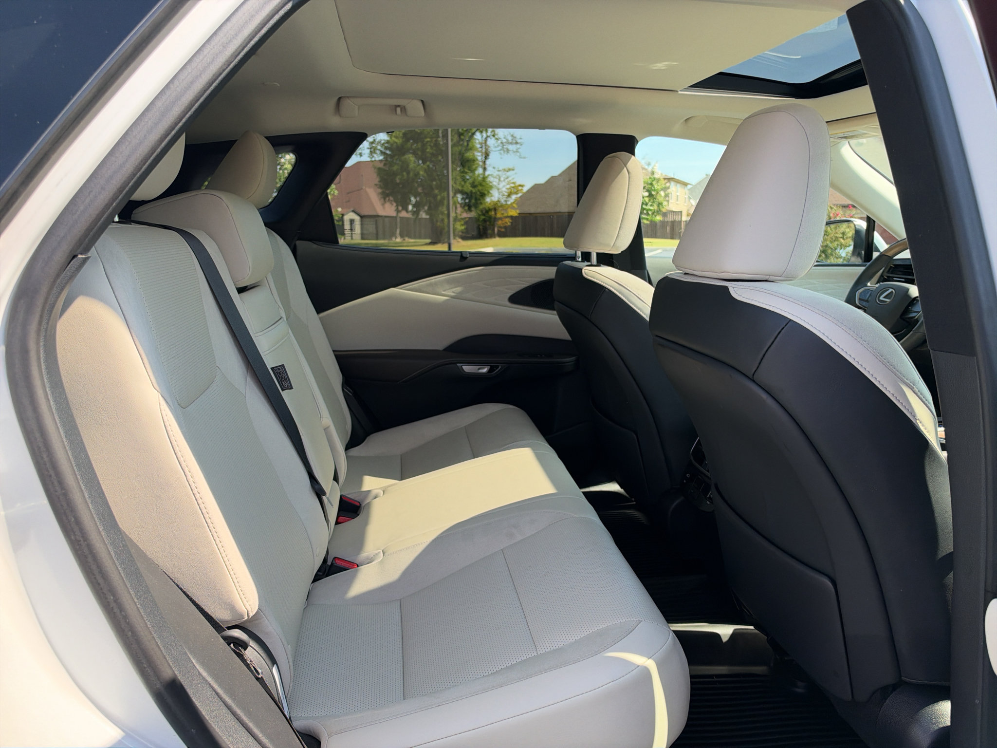 Used 2023 Lexus RX 350 FWD w/ Accessory Package (Z1) image 18