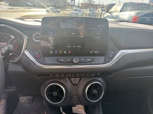 Used 2023 Chevrolet Blazer LT image 19