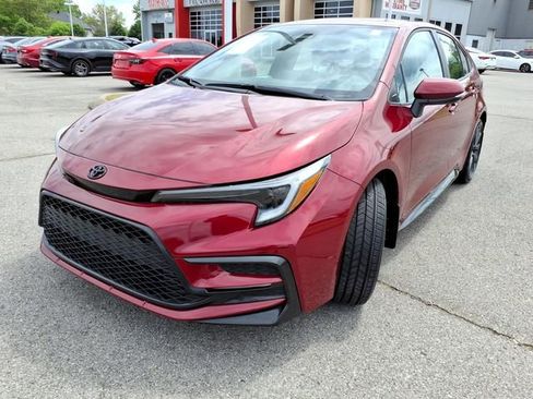Used 2024 Toyota Corolla SE w/ SE Convenience Package FWD image 19