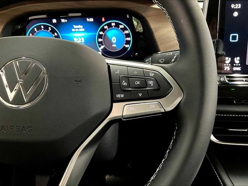 New 2026 Volkswagen Atlas SE image 18