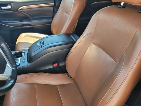 Used 2018 Toyota Highlander Limited AWD/4WD image 11