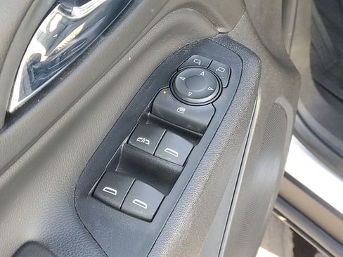 Used 2018 Chevrolet Equinox LT FWD image 20