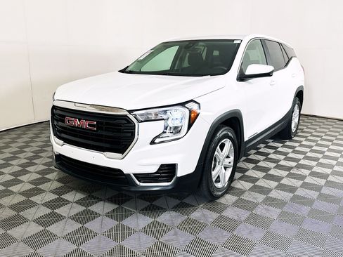 Used 2024 GMC Terrain SLE FWD image 7