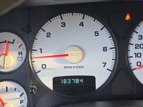 Used 2005 Dodge Ram 2500 Truck SLT image 37