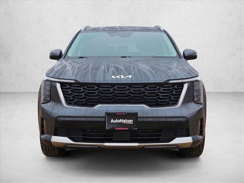 Used 2024 Kia Sorento S image 2