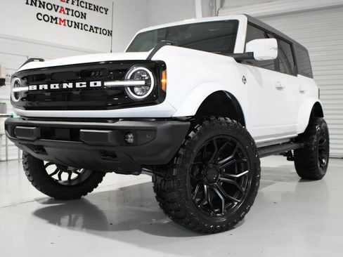 Used 2021 Ford Bronco Outer Banks AWD/4WD image 1