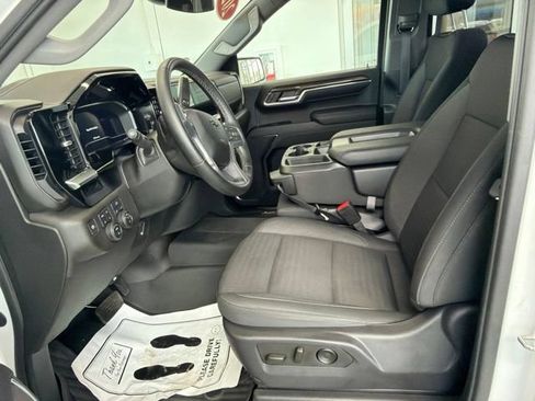 Used 2024 Chevrolet Silverado 1500 RST AWD/4WD image 16