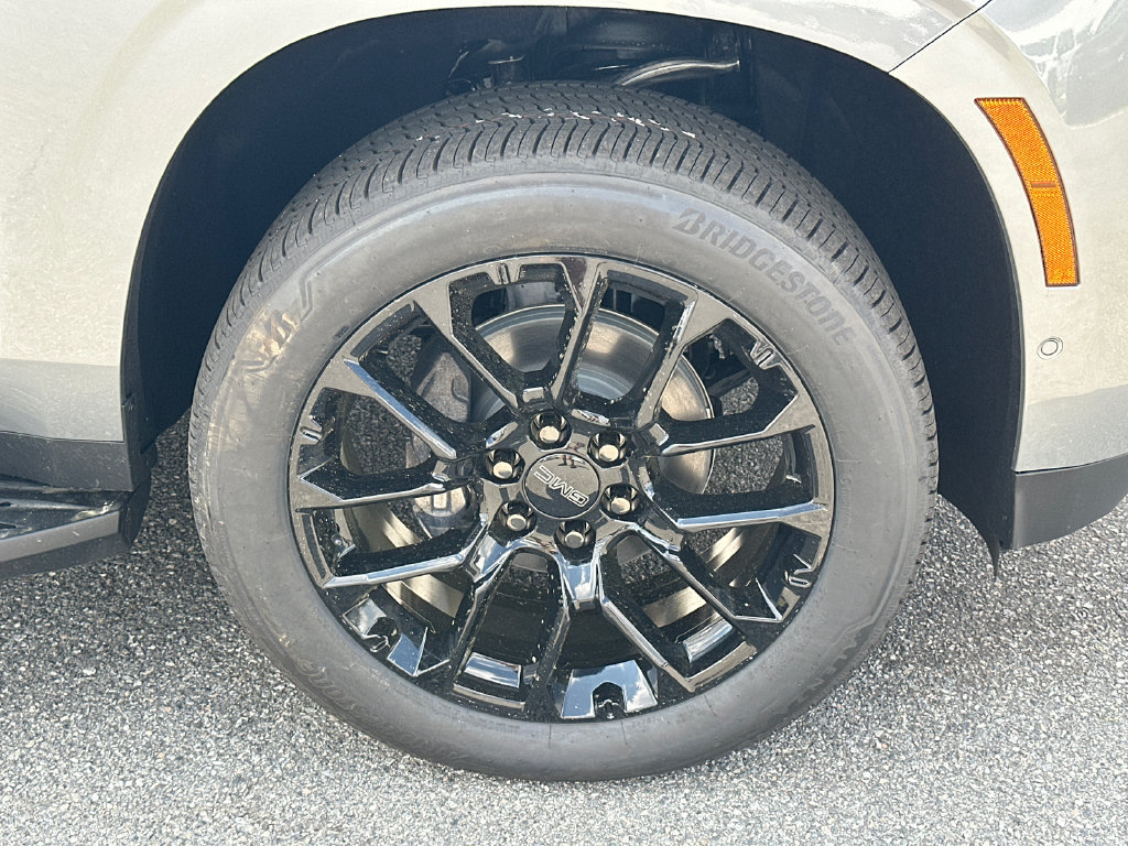 Used 2026 GMC Yukon Elevation RWD image 12