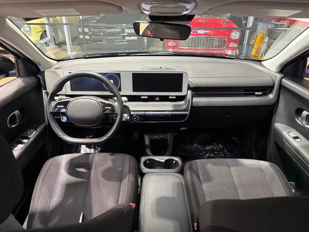 Used 2024 Hyundai Ioniq 5 SE AWD/4WD image 15