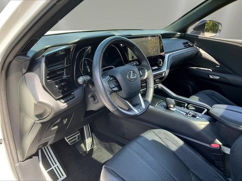 Used 2025 Lexus TX 500h AWD w/ Technology Package image 19
