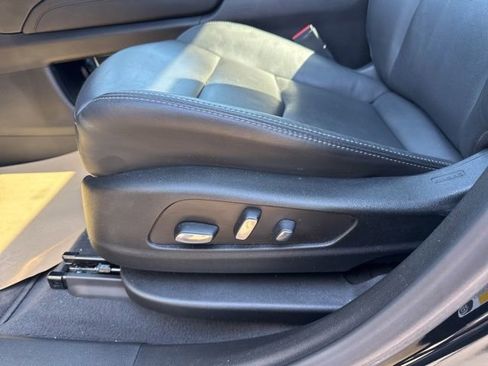 Used 2023 Cadillac XT6 Premium Luxury image 10