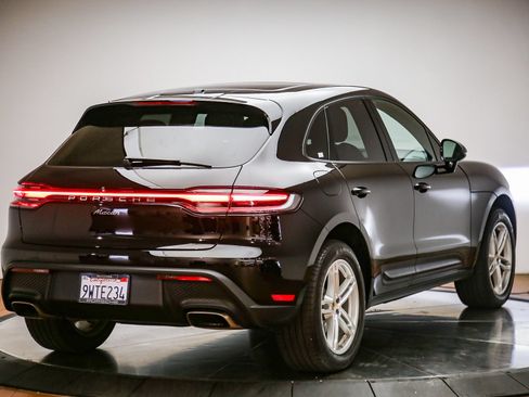 Certified 2025 Porsche Macan AWD/4WD image 7