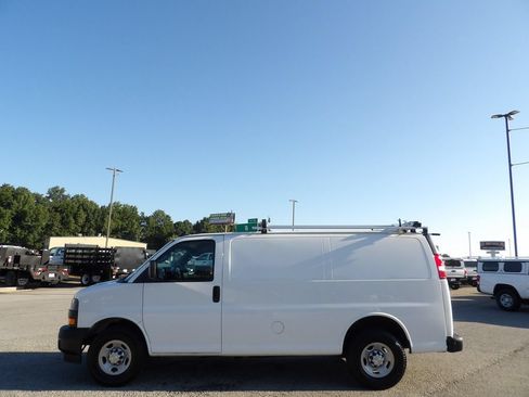 Used 2022 Chevrolet Express 2500 w/ Driver Convenience Package RWD image 57
