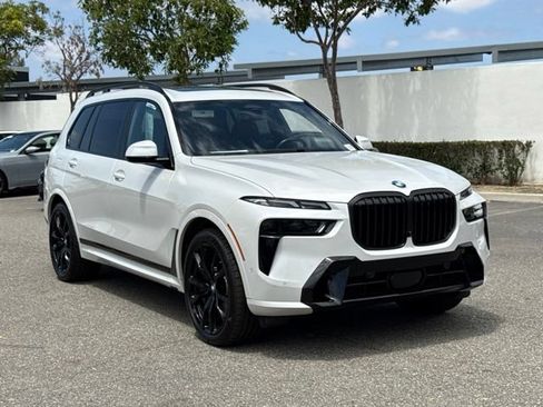 Certified 2024 BMW X7 xDrive40i w/ M Sport Package AWD/4WD image 6