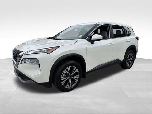 Used 2023 Nissan Rogue SV image 3