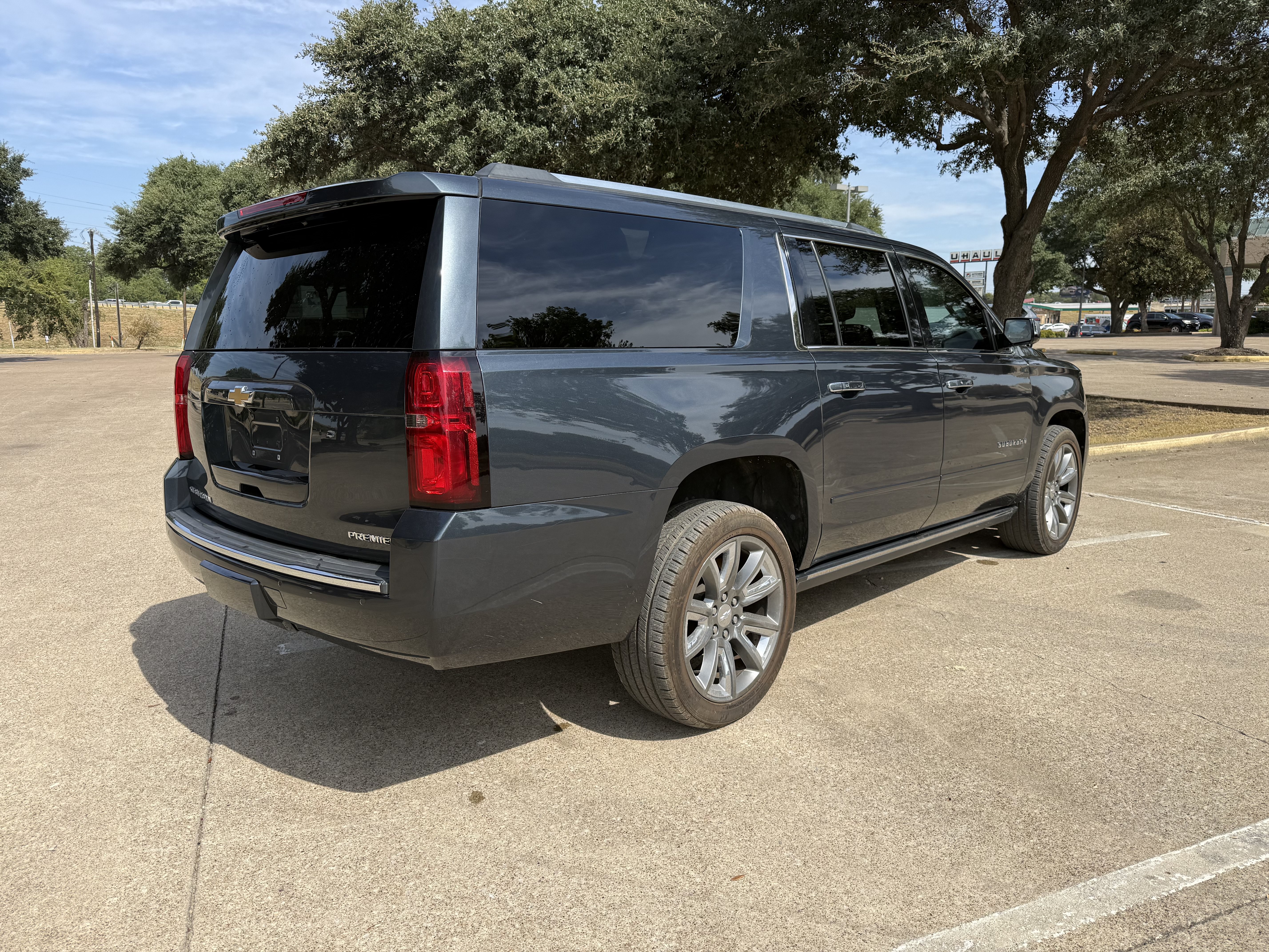 Used 2019 Chevrolet Suburban Premier RWD image 5